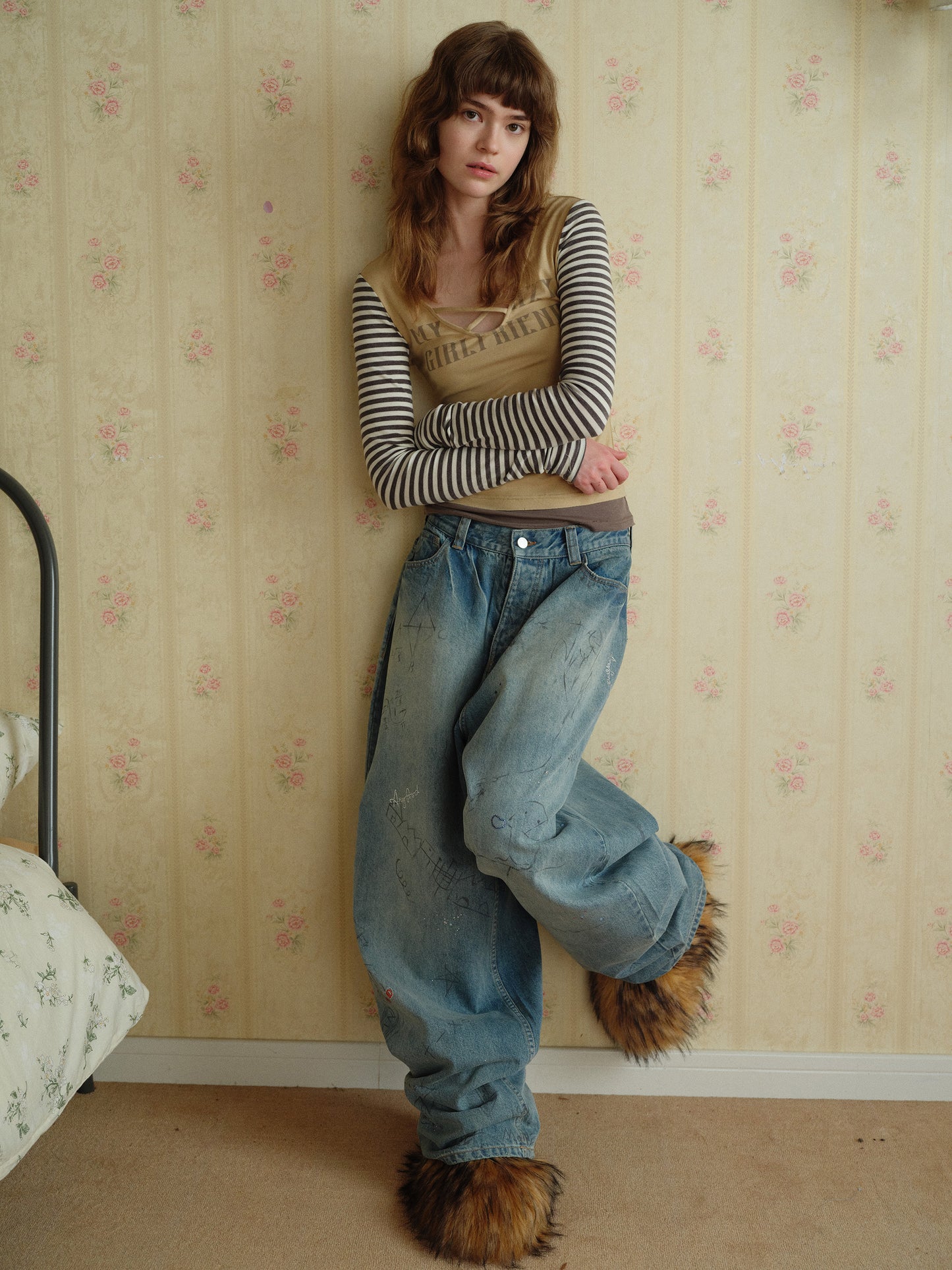 BACK TO 2000S Striped printed T-shirt
