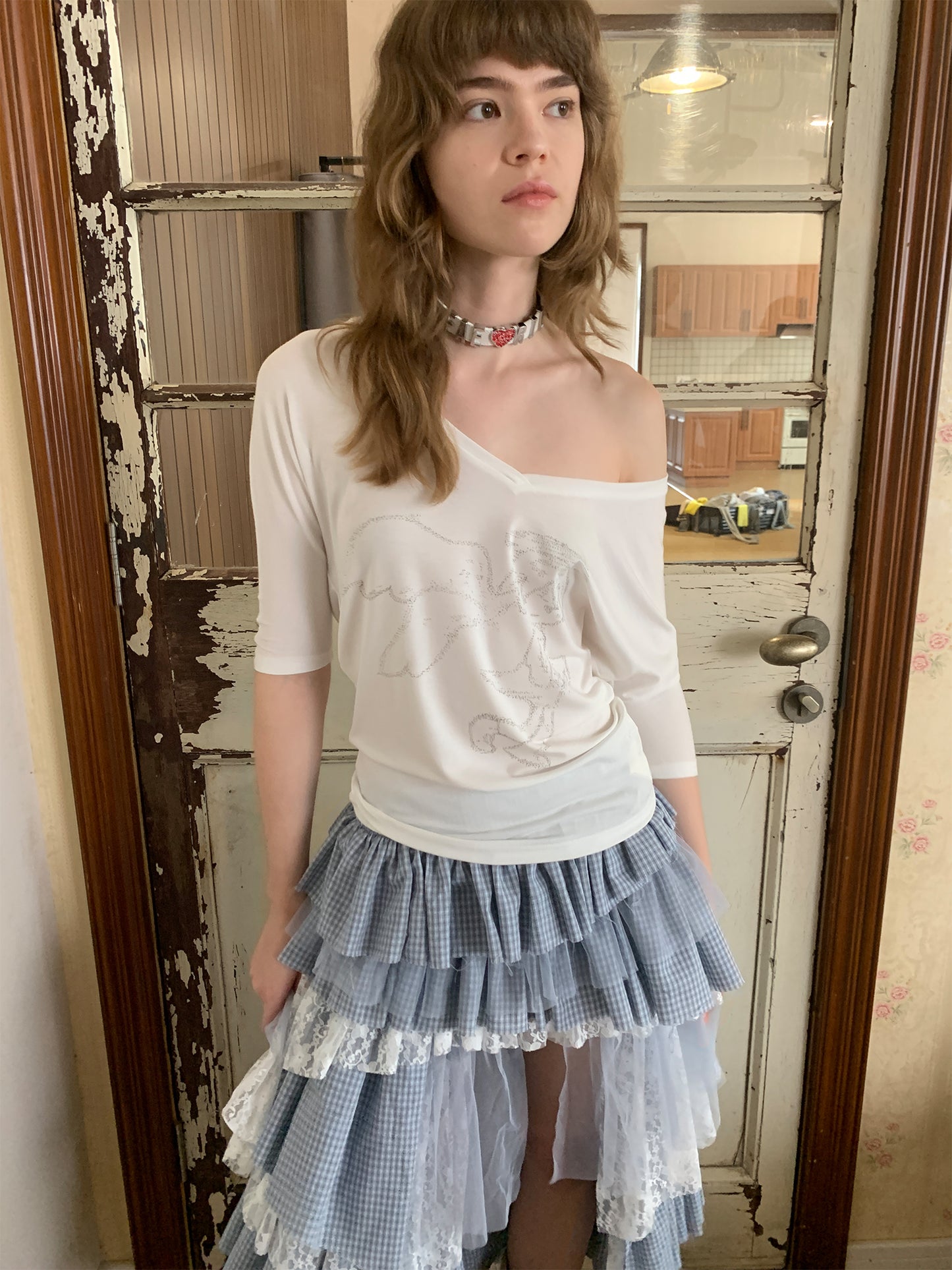 [A001044]Be Your Angel Graphic V-Neck Top