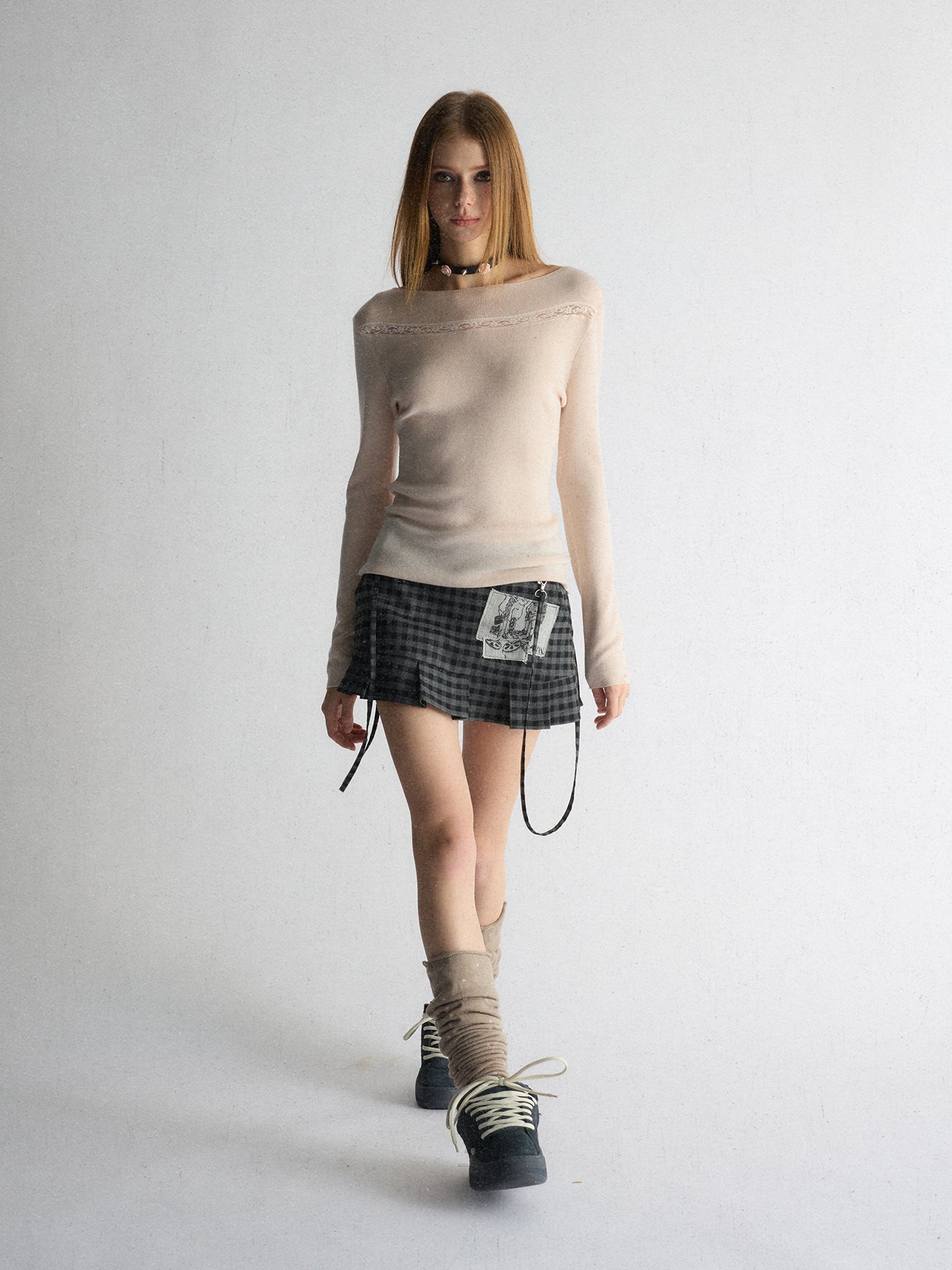 [A001151]Soft Gray-Pink Low Saturation Lace Trim Knit Tee