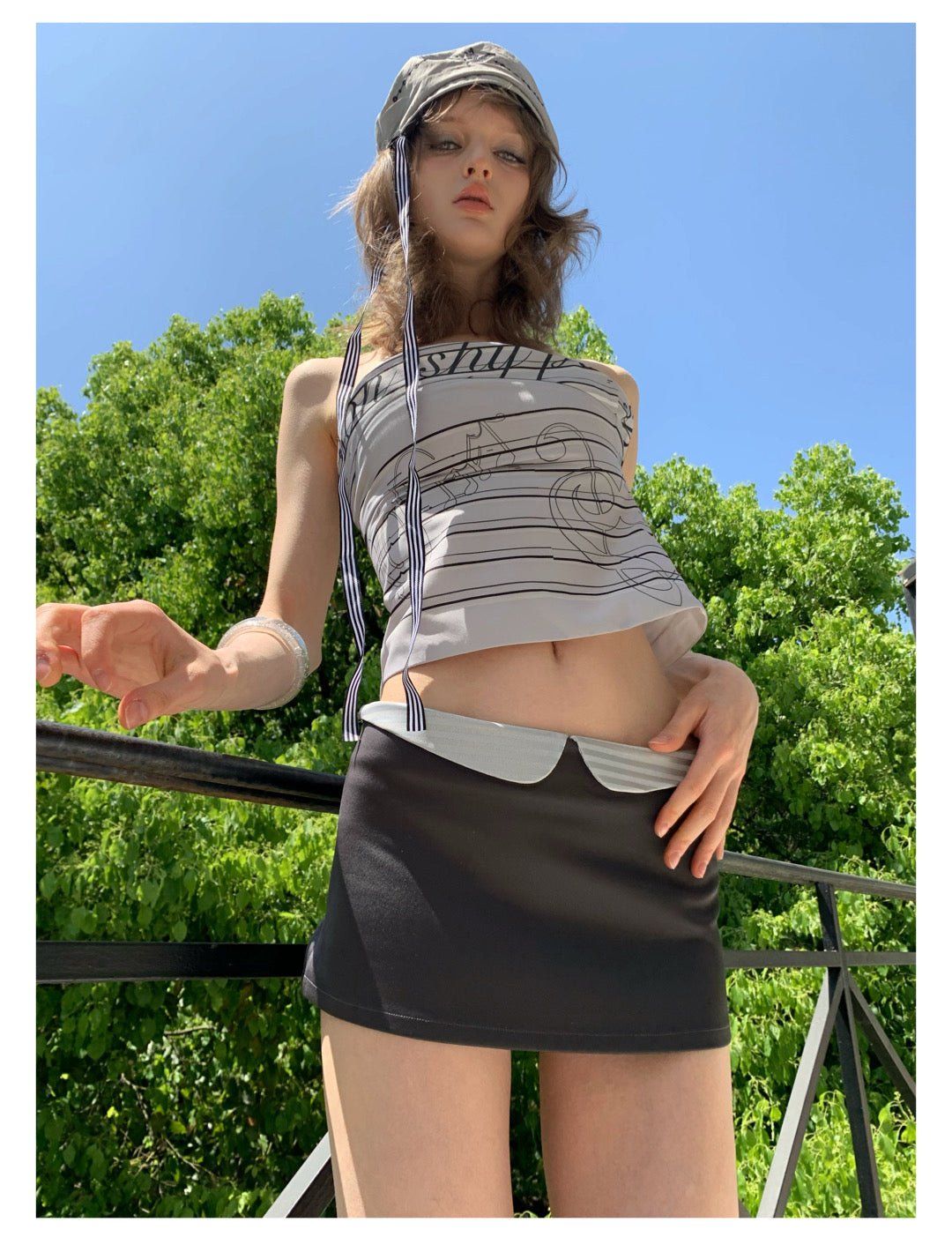 [A00831]Avant-Grade Musical Note Print Strapless Top