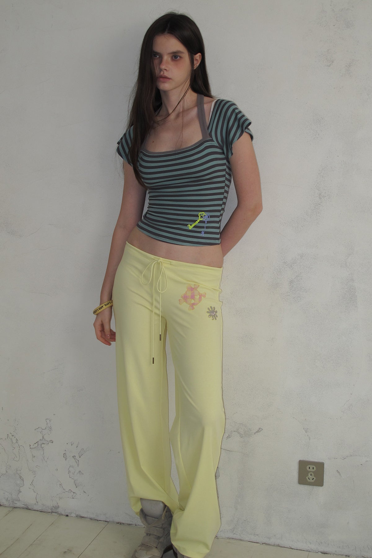 [A001330]Key Print Stripe Tie-Front Tee