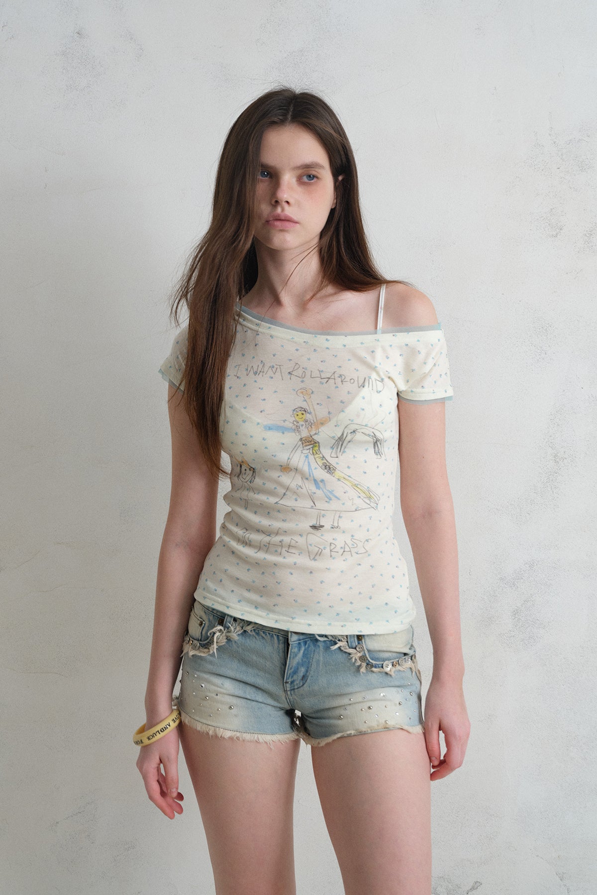 [A001308]Fresh Floral & Fun Graffiti Print Tee