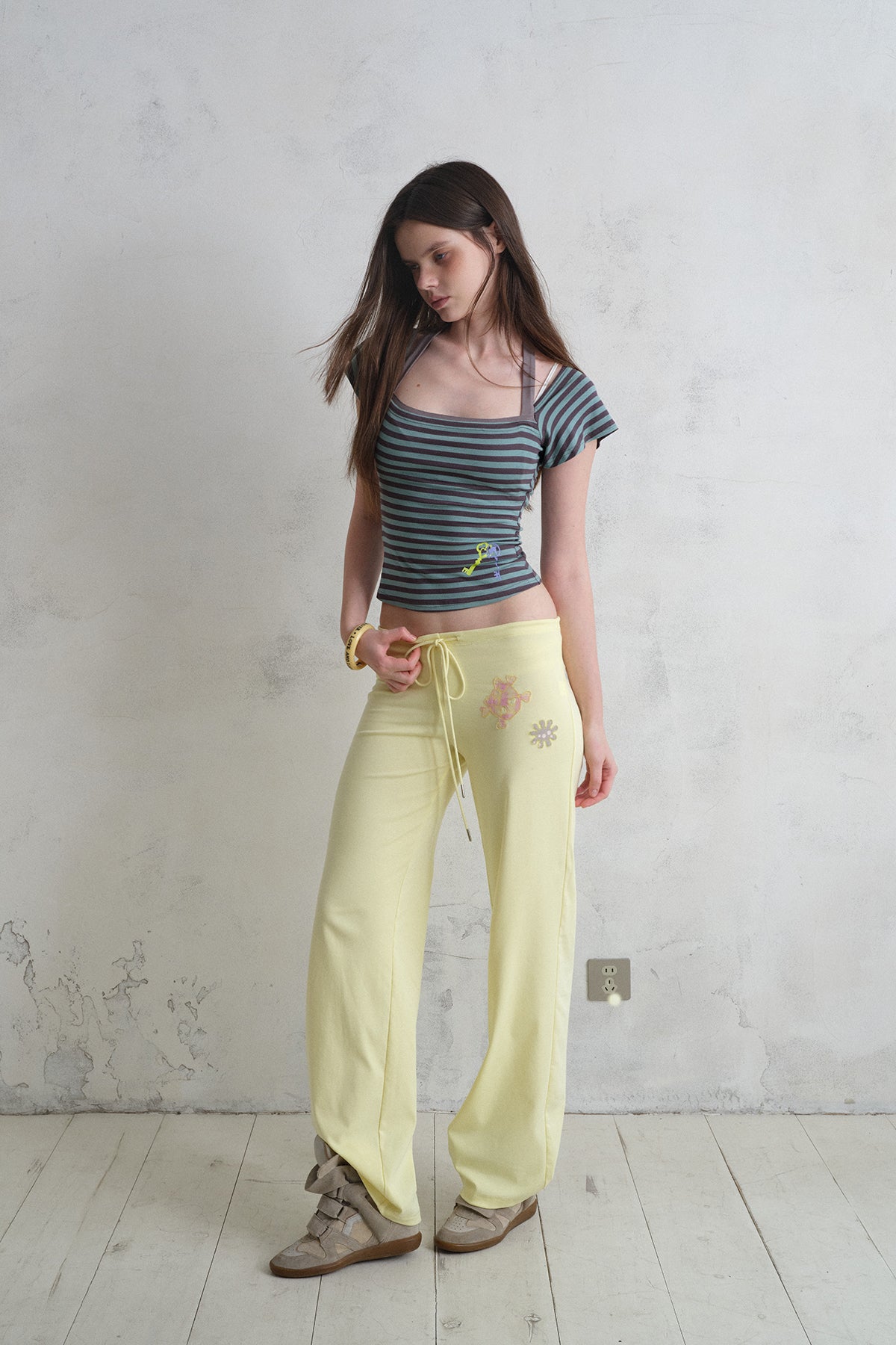 [A001330]Key Print Stripe Tie-Front Tee