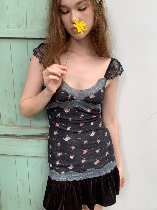 [A001229]Nostalgic floral and playful patchwork dress