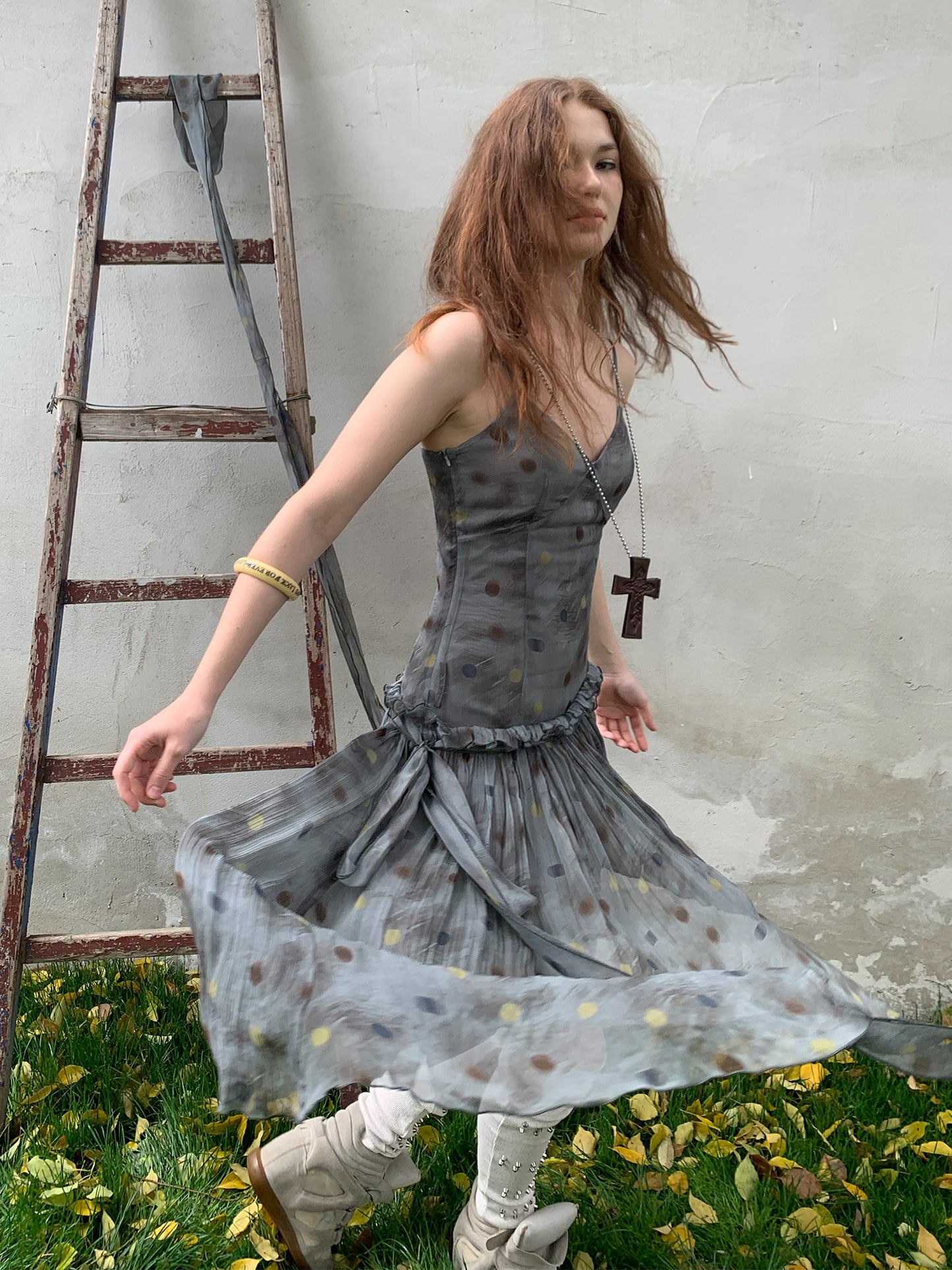 [A001227]A cold and laid-back gray-blue polka dot halter dress