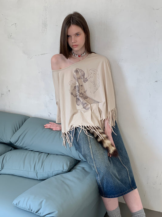 [A001053]Off-Shoulder Bat-Sleeve Tee with Teddy Bear & Fringe Details